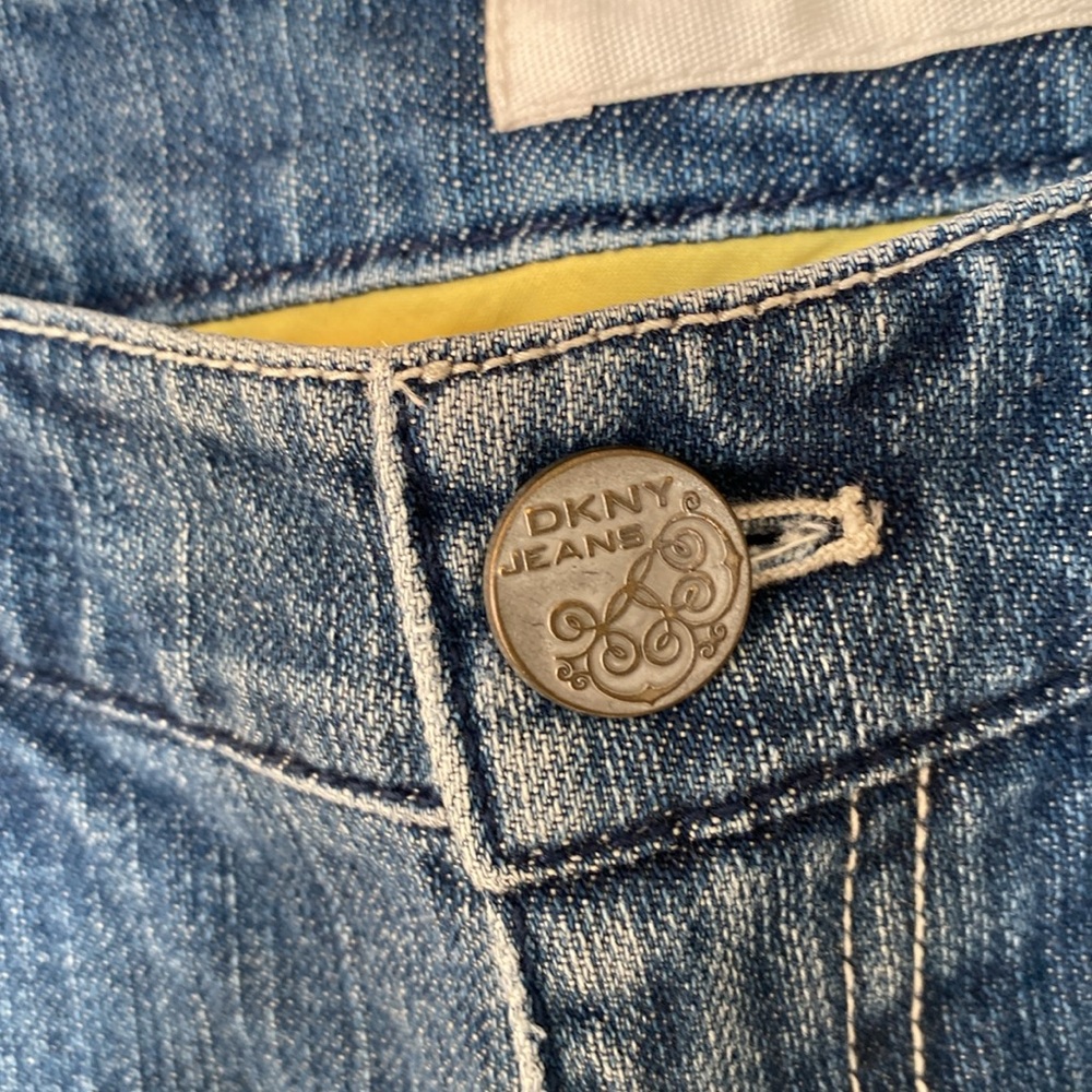 DKNY So Low Lita Crop Jeans - Picture 4 of 11